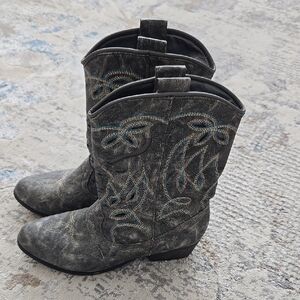 Women's Western Embroidered Boots - Black